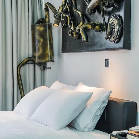 Graffitisuites#garage Daire *