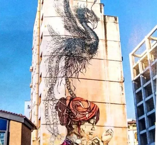 Graffitisuites#garage * Salonic